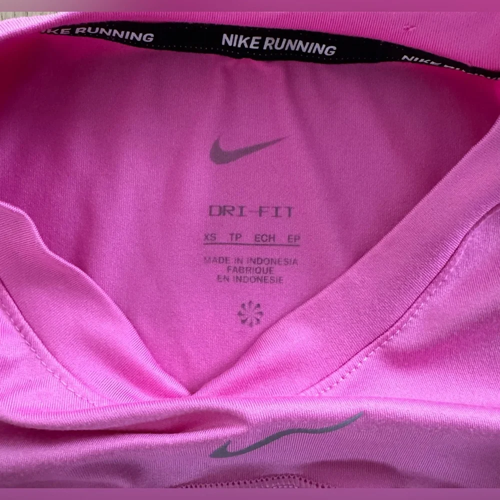 Nike Dri-FIT Swift Element UV Women's Crew-Neck Running Top - Size XS - Picture 3 of 4